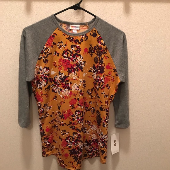 LuLaRoe Tops - LuLaRoe RANDY- S